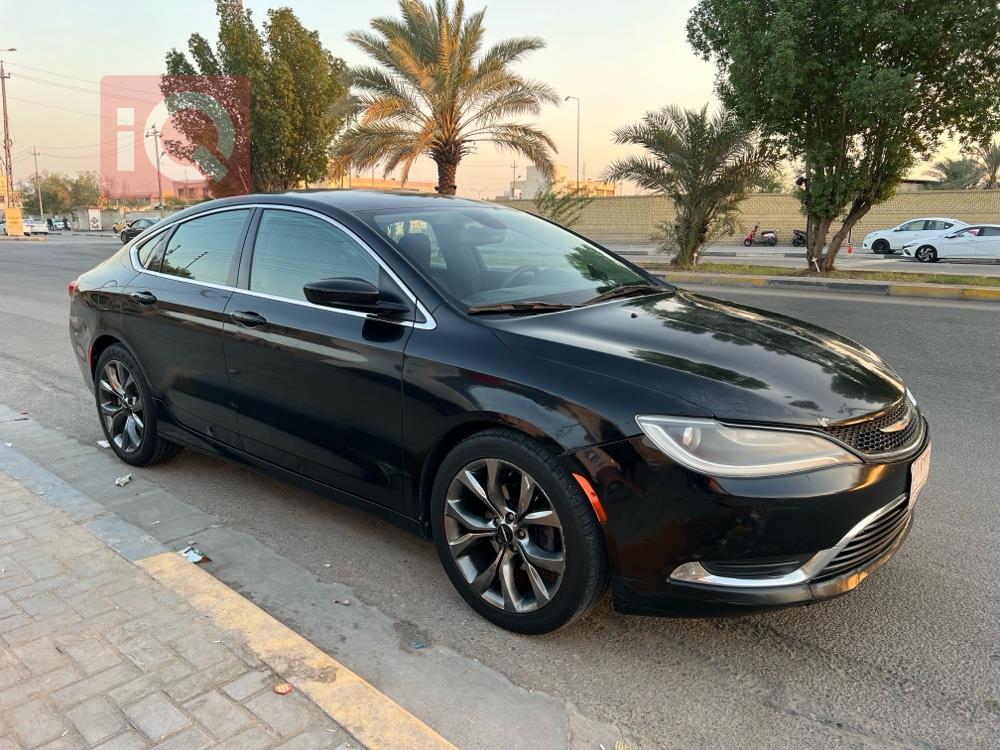 كرايسلر 200